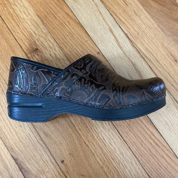 Women’s Dansko shoes size 38, never worn - Picture 5 of 5